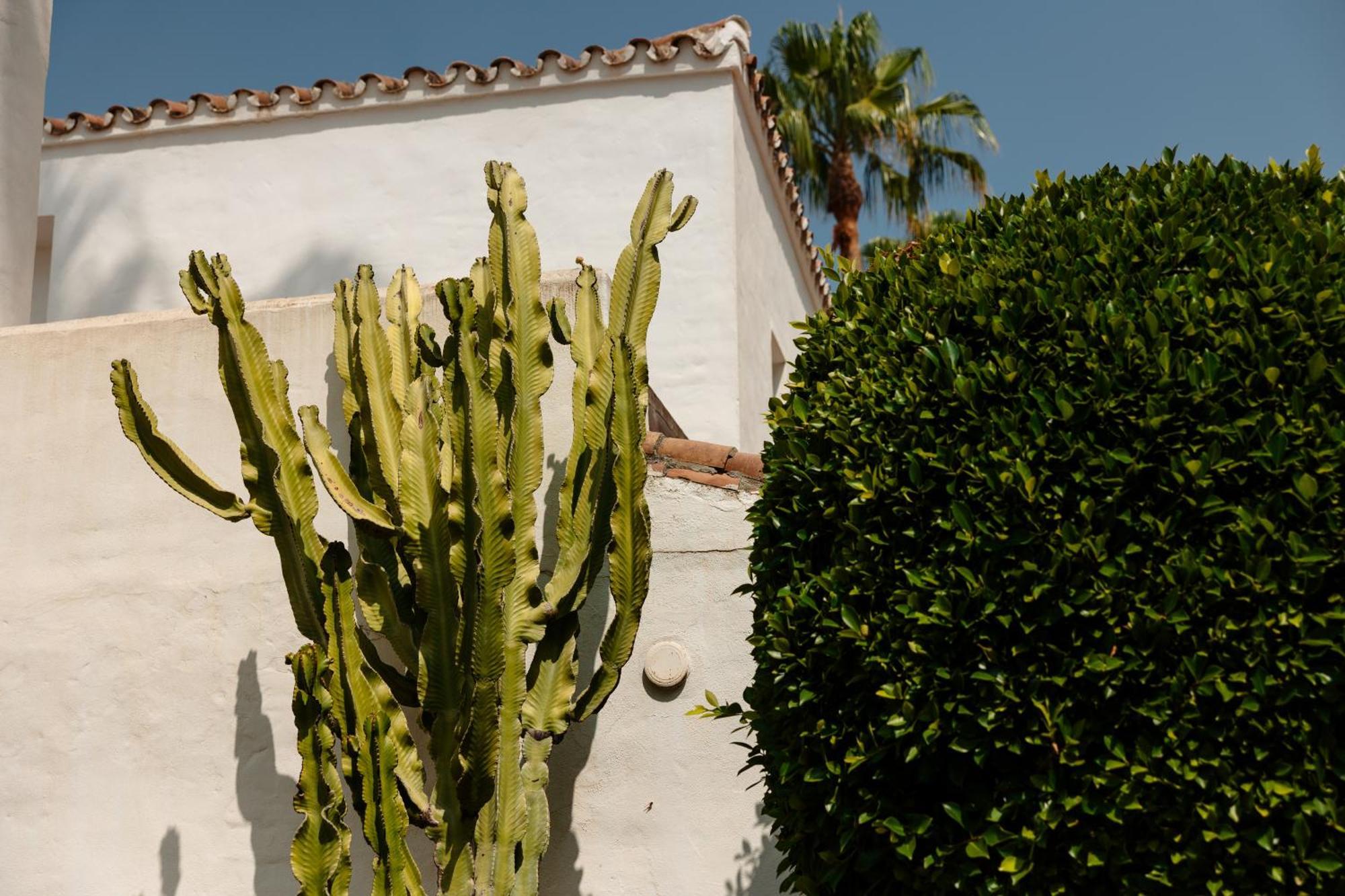 In First Line Complex In Urbanization Pueblo Mediterraneo, Apartment Marbella