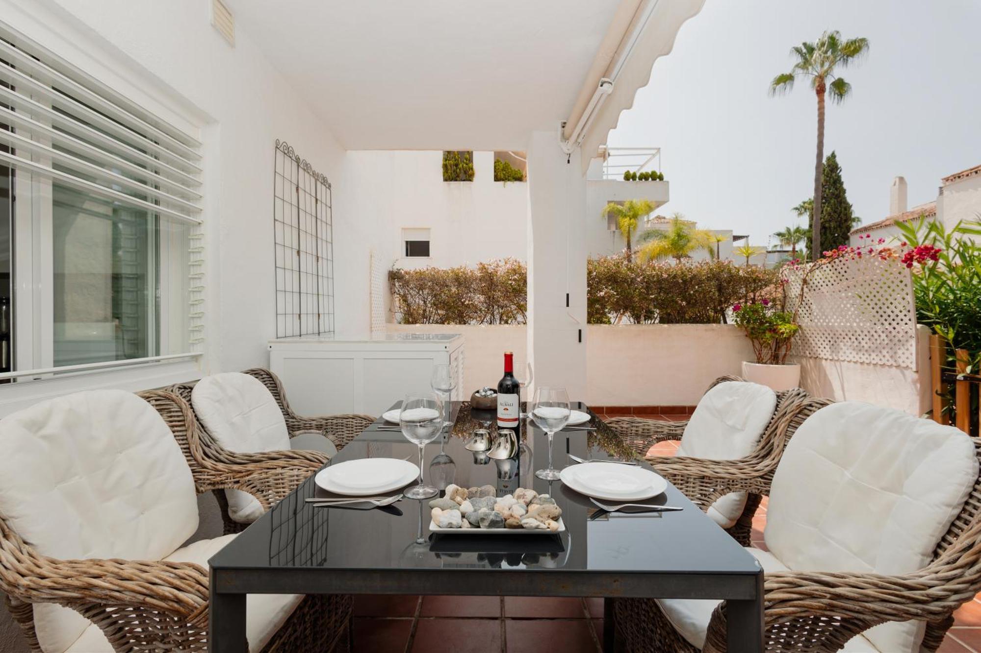 In First Line Complex In Urbanization Pueblo Mediterraneo, Apartemen Marbella