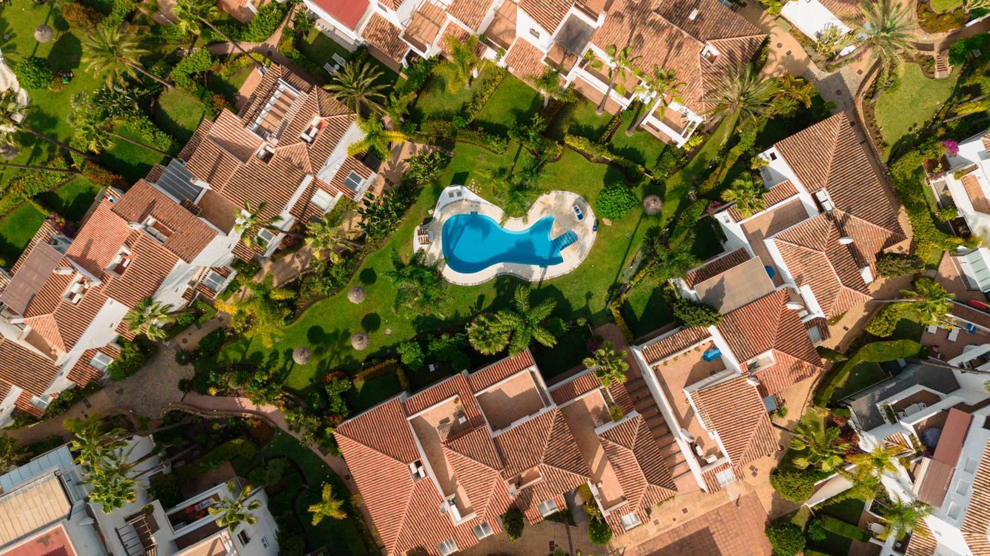 In First Line Complex In Urbanization Pueblo Mediterraneo, * Marbella