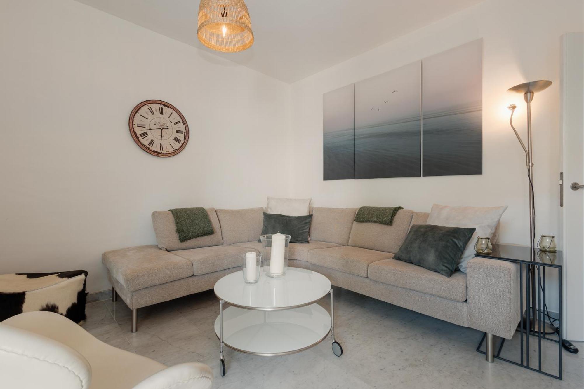 In First Line Complex In Urbanization Pueblo Mediterraneo, Apartemen